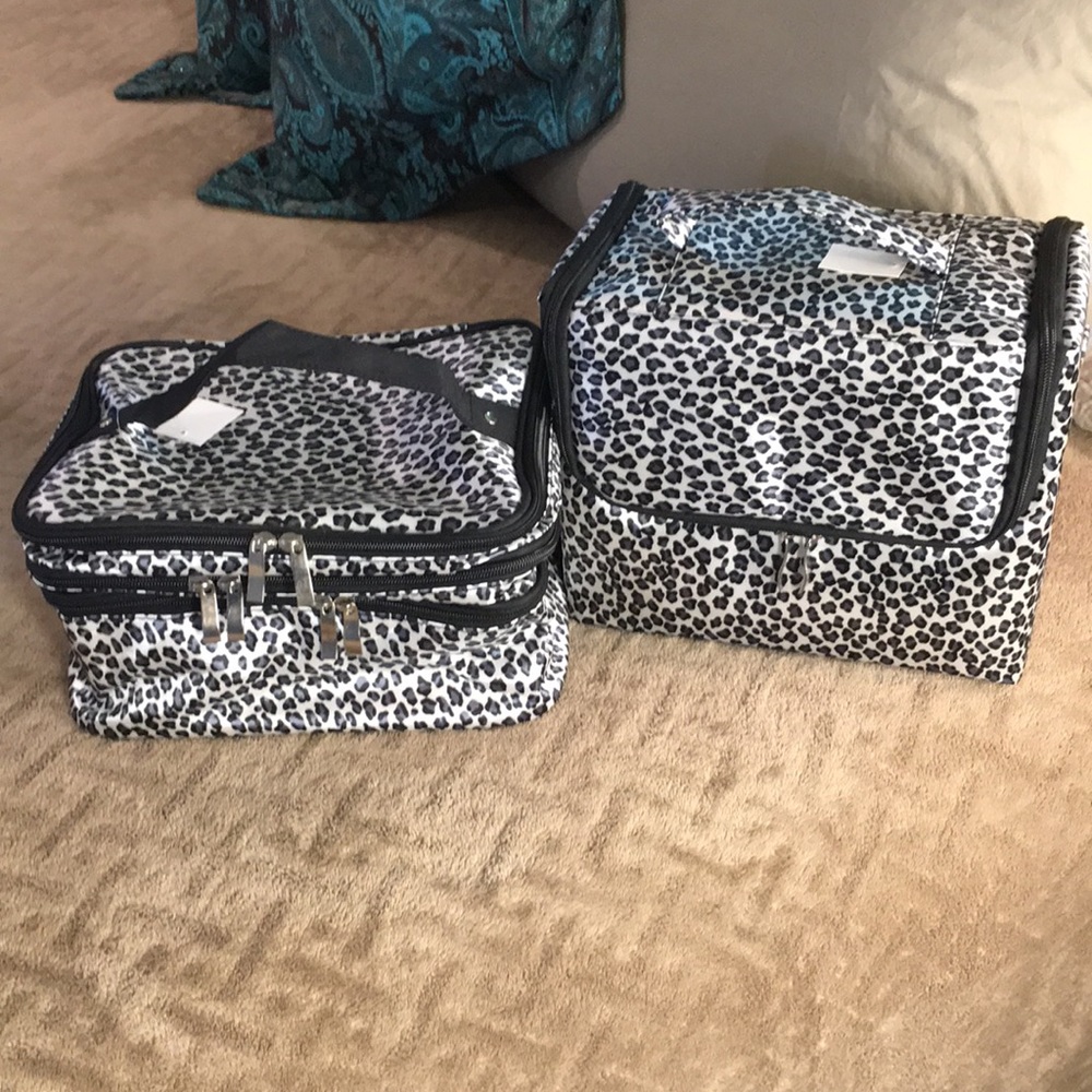 NWT Gray Leopard Print Travel set